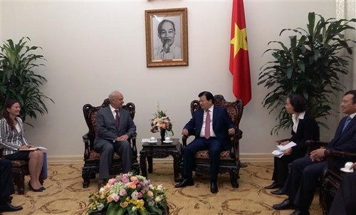 Vizepremierminister Trinh Dinh Dung trifft russischen Botschafter in Vietnam Vnukov - ảnh 1